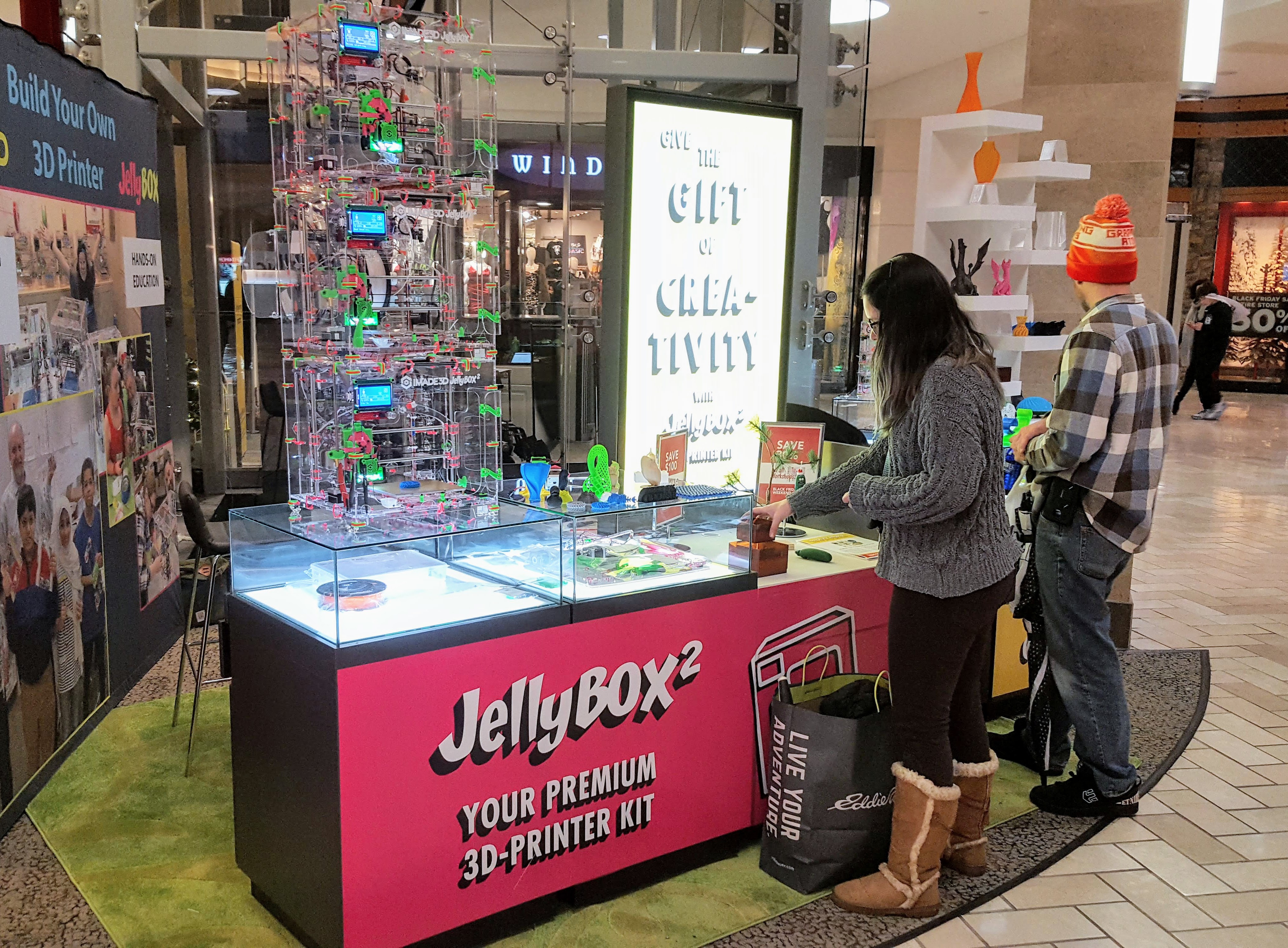 Come See the JellyBOX is at the Tyson's Corner Mall